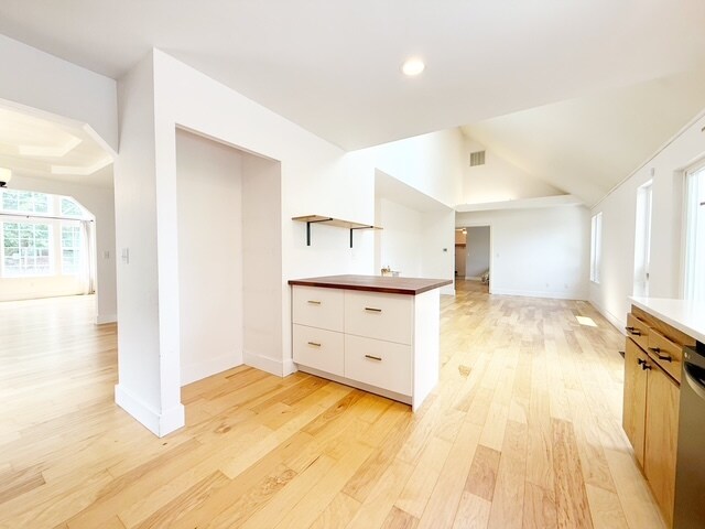 Building Photo - 1128 NW Thornwood Cir
