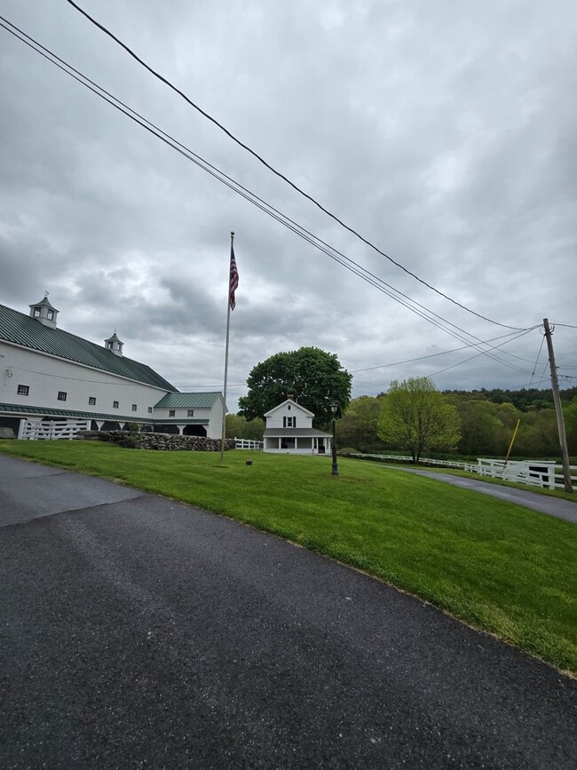 Building Photo - 25 Rockbottom Rd