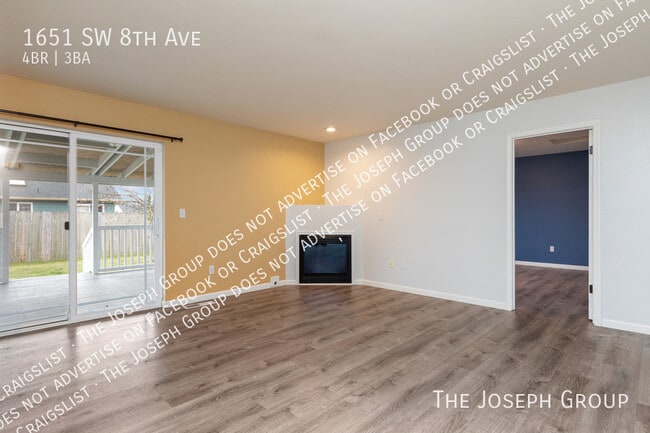 Building Photo - 1651 SW 8th Ave