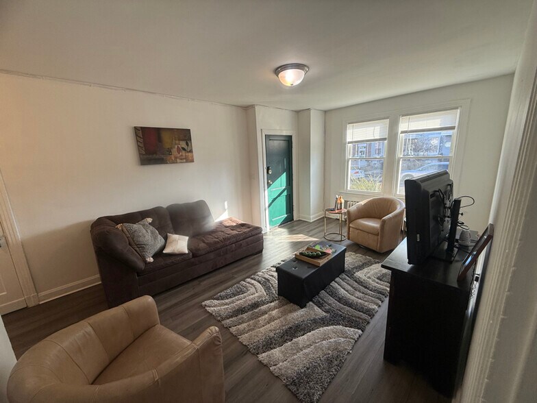 Building Photo - 441 Manor Pl NW