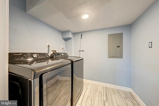 Building Photo - 4144 Addison Rd