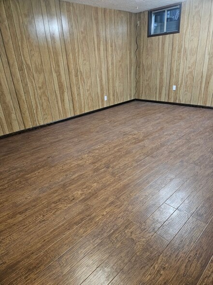 Building Photo - 514 E 25th St