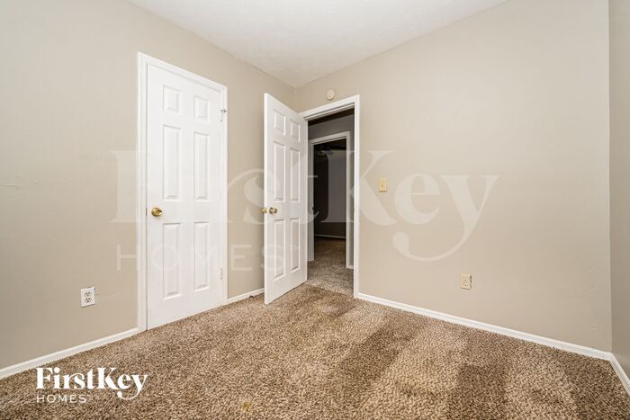 Building Photo - 2164 Glenwood Downs Dr
