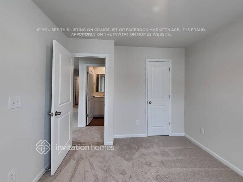 Building Photo - 5116 Spring Breeze Blvd