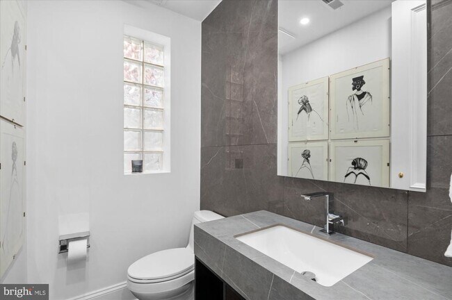 Building Photo - 1322 28th St NW