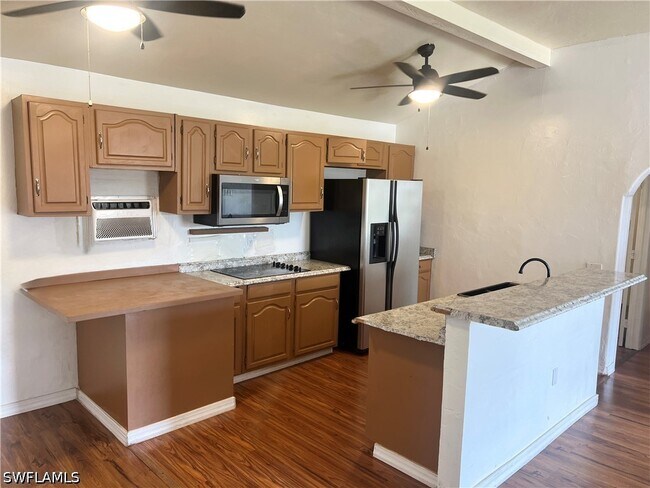 Building Photo - 446 San Bernardino St