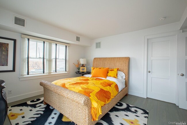 Building Photo - 11A Captree