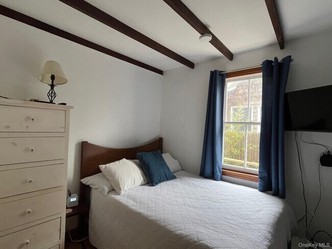 Building Photo - 896 Evergreen Walk