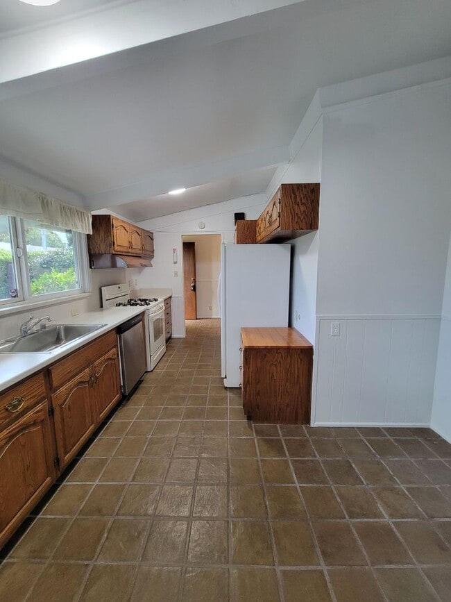 Building Photo - 3 Bedroom 2 Bath Home For Lease In Concord!