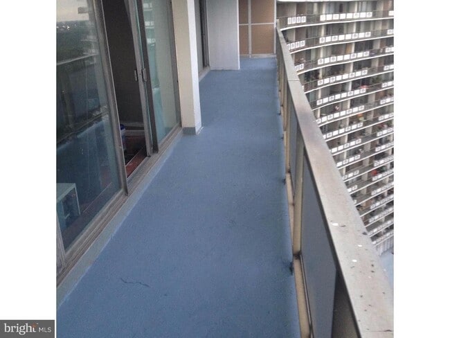 Building Photo - 3900 W Ford Rd