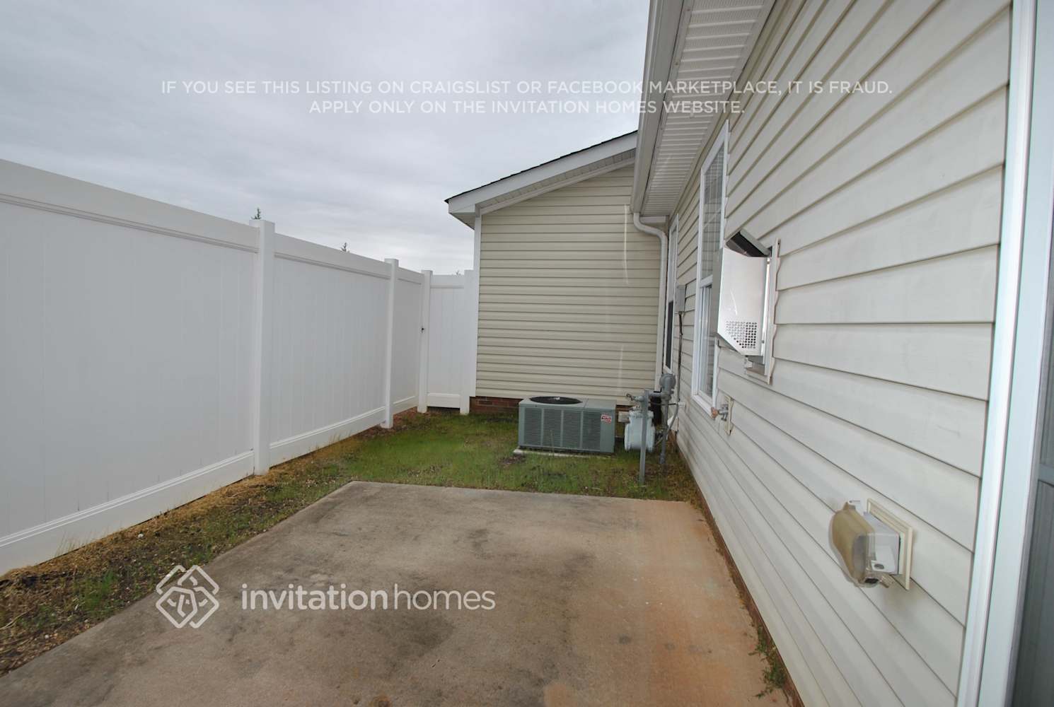 Building Photo - 3935 Creekside Ct