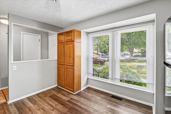 Building Photo - 8346 Sperry Ct