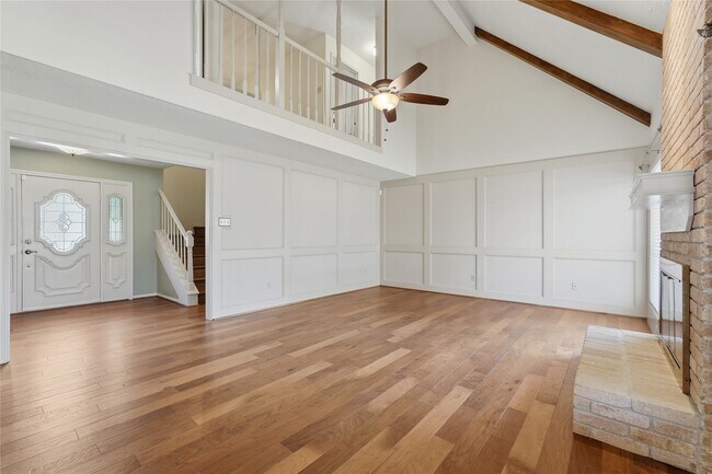 Building Photo - 3823 Village Oaks Dr