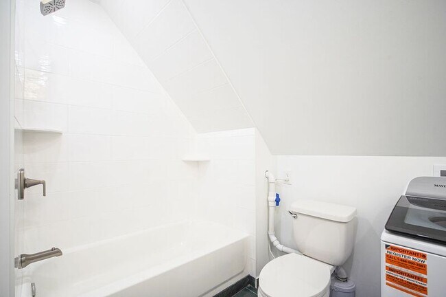 Building Photo - 42 E School St