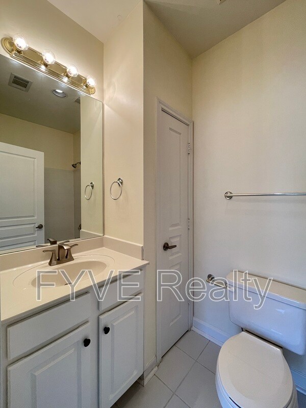 Building Photo - 320 Old Hickory Blvd