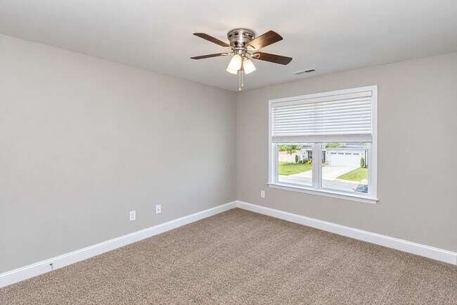 Building Photo - 208 Weeping Willow Dr