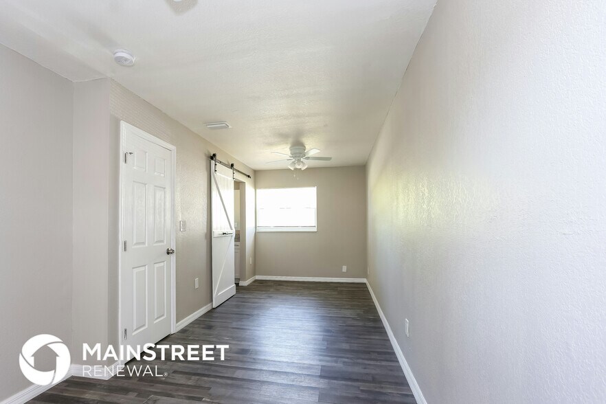 Building Photo - 2776 20th Ave SW