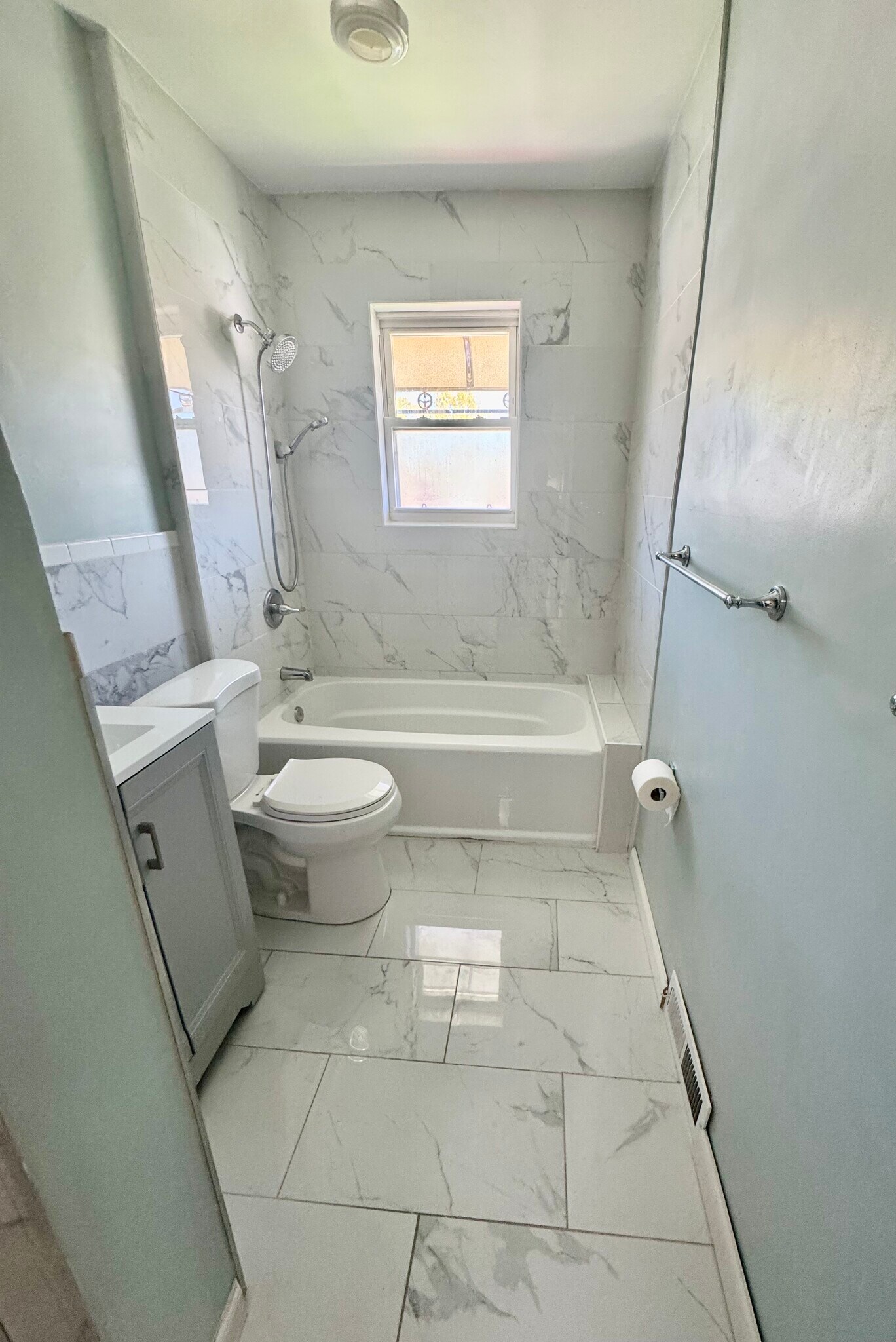 Building Photo - 4218 Bruner Ave