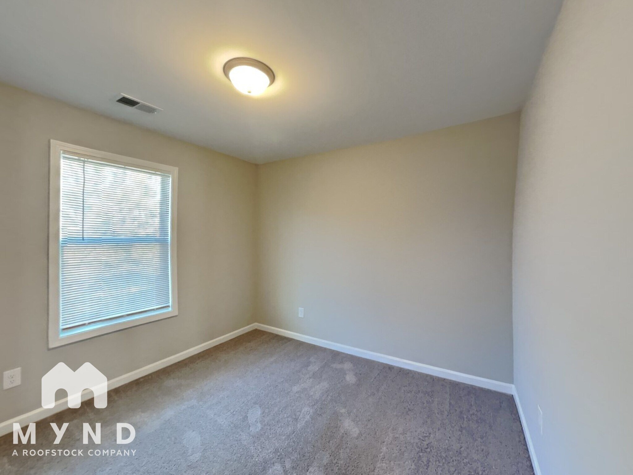 Building Photo - 389 Springwater Wy