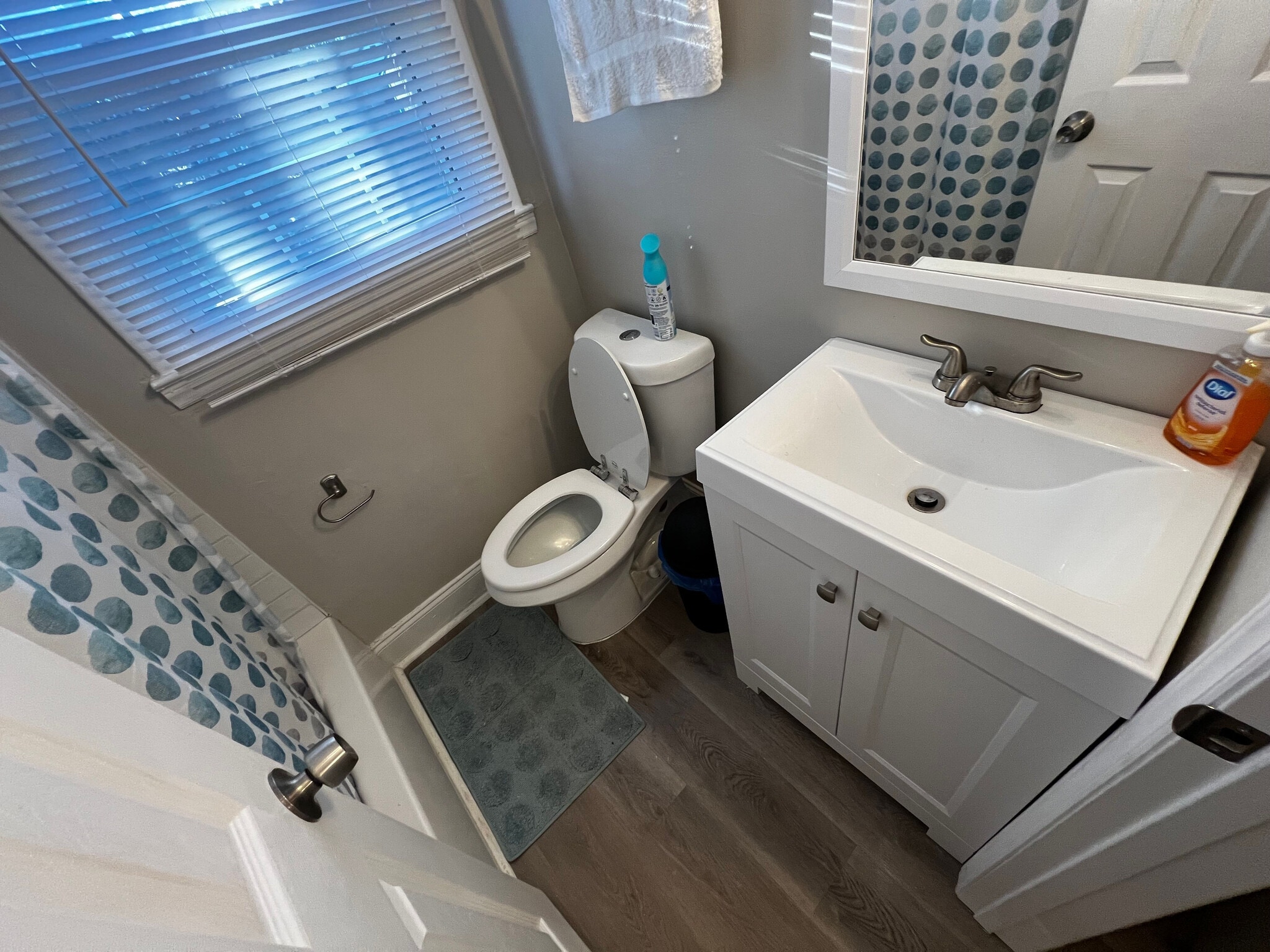 Building Photo - Room in House on Bilmark Ave