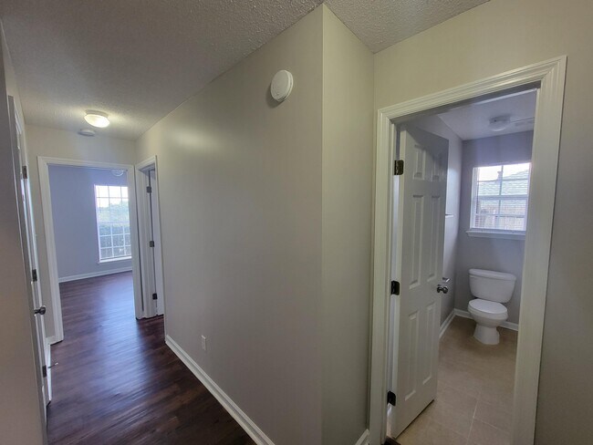 Building Photo - 554 Jackson St