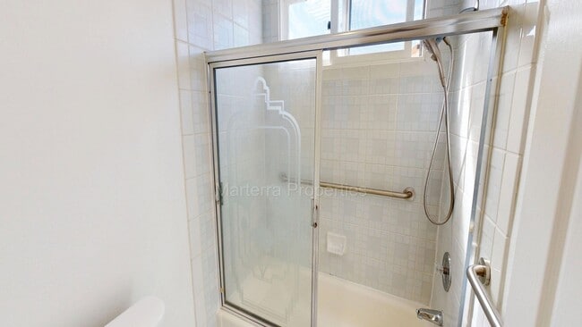 Building Photo - Beautiful 3 Bedroom Home in Eastside Costa Mesa