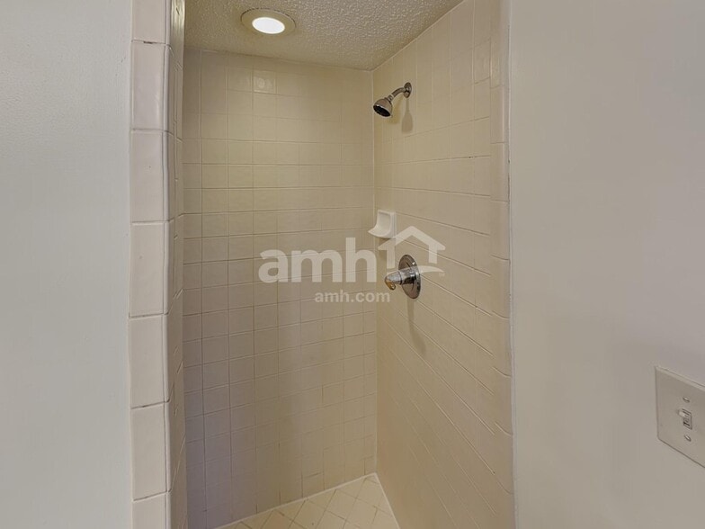 Building Photo - 10959 Darlington Oak Ct