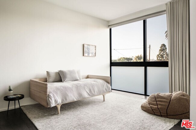 Building Photo - 2013 Louella Ave