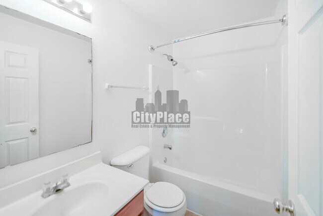 Building Photo - 1394 Fall Ridge Dr