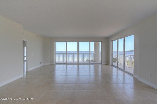 Building Photo - 1465 S Harbor City Blvd