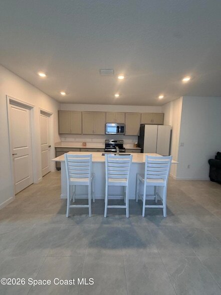 Building Photo - 1707 Colebrook Cir SW