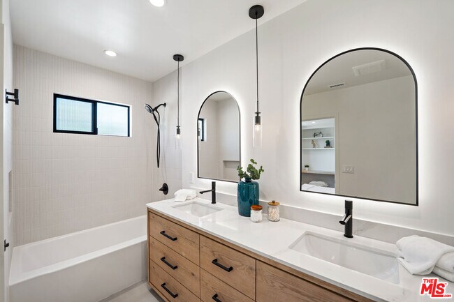 Building Photo - 20215 Lorenzana Dr