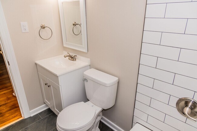 Building Photo - ONE MONTH FREE-Sign by 2/28/2026: Walk to Carytown & the Fan