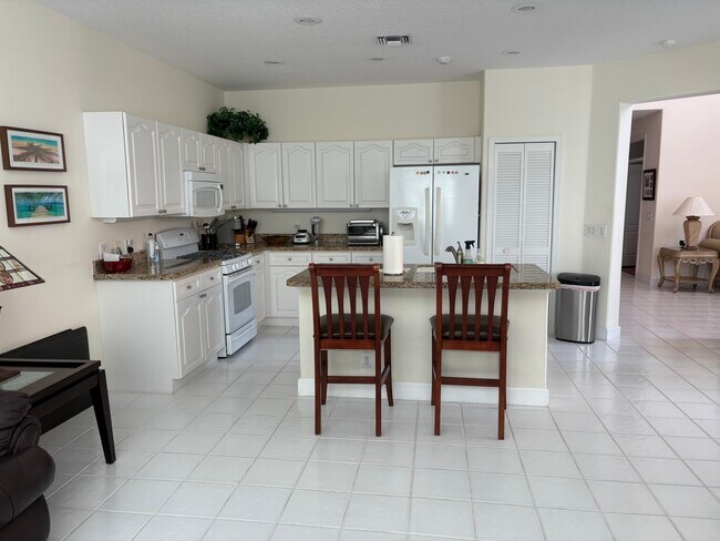 Building Photo - 927 Augusta Pointe Dr
