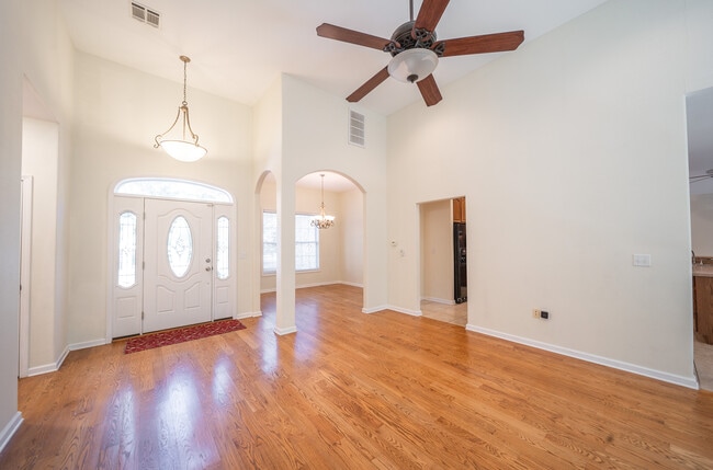 Building Photo - 814 Marit Drive