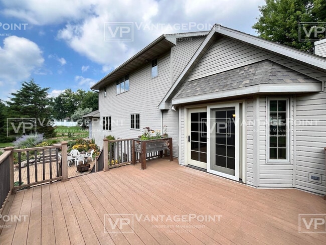 Building Photo - 2925 Baylite Dr