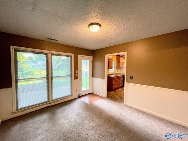 Building Photo - 104 Shaverlee Ct