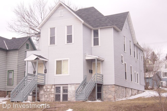 Primary Photo - 2115 W 3rd St