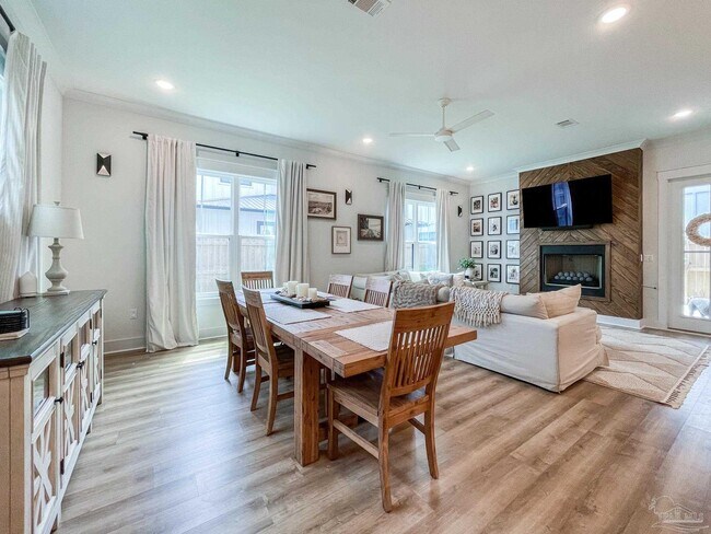 Building Photo - 13805 Red Drum Ct