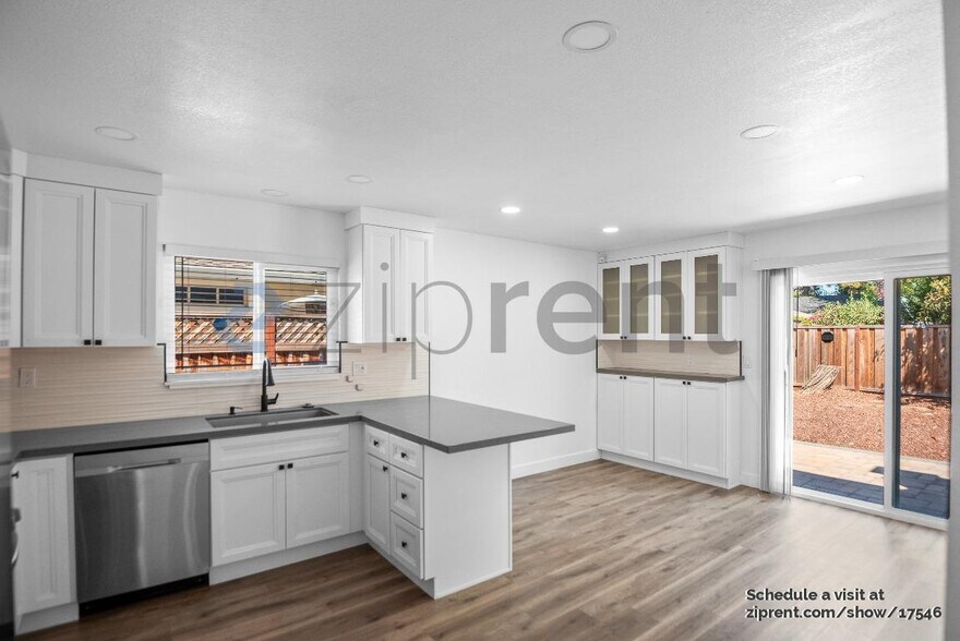 Building Photo - 999 Rawlings Dr
