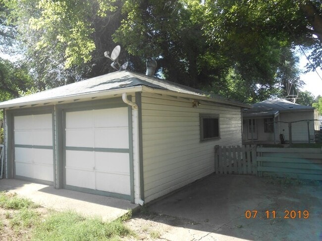 Building Photo - Charming 2 Bedroom Home in Old Town Longmont!