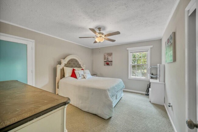 Building Photo - 83 Summit Ridge Cir SE