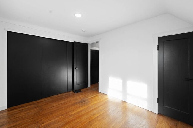 Building Photo - Move in TODAY! Check out this beautifully RENOVATED 3 bedroom in CHURCHILL!