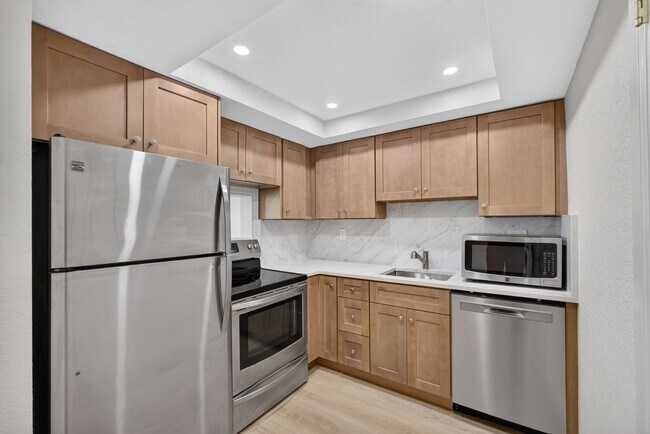 Building Photo - 52 Yacht Club Dr