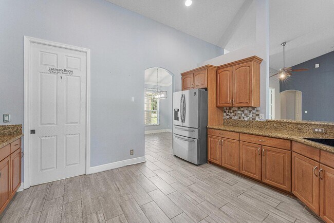 Building Photo - 11224 Tangerine Blvd