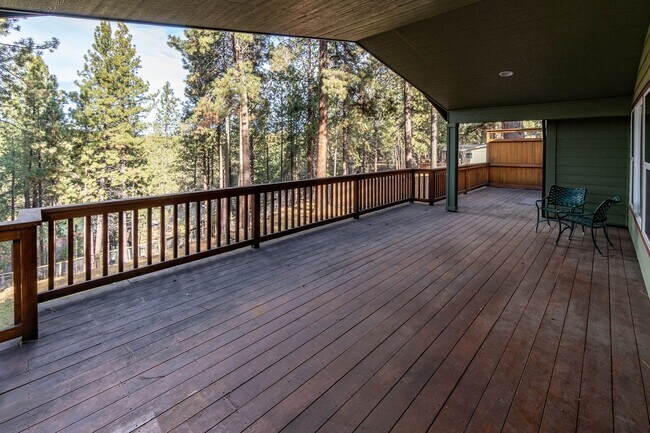 Building Photo - This could be your dream home! Must see!!