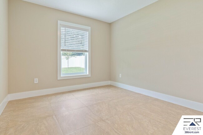 Building Photo - 1 Zaftig Ct