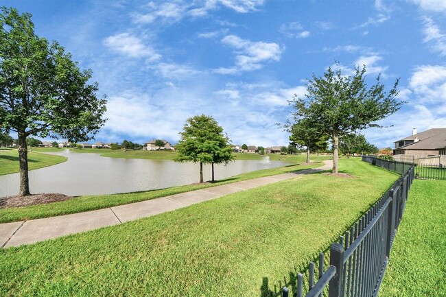 Building Photo - 28934 Endeavor River Rd