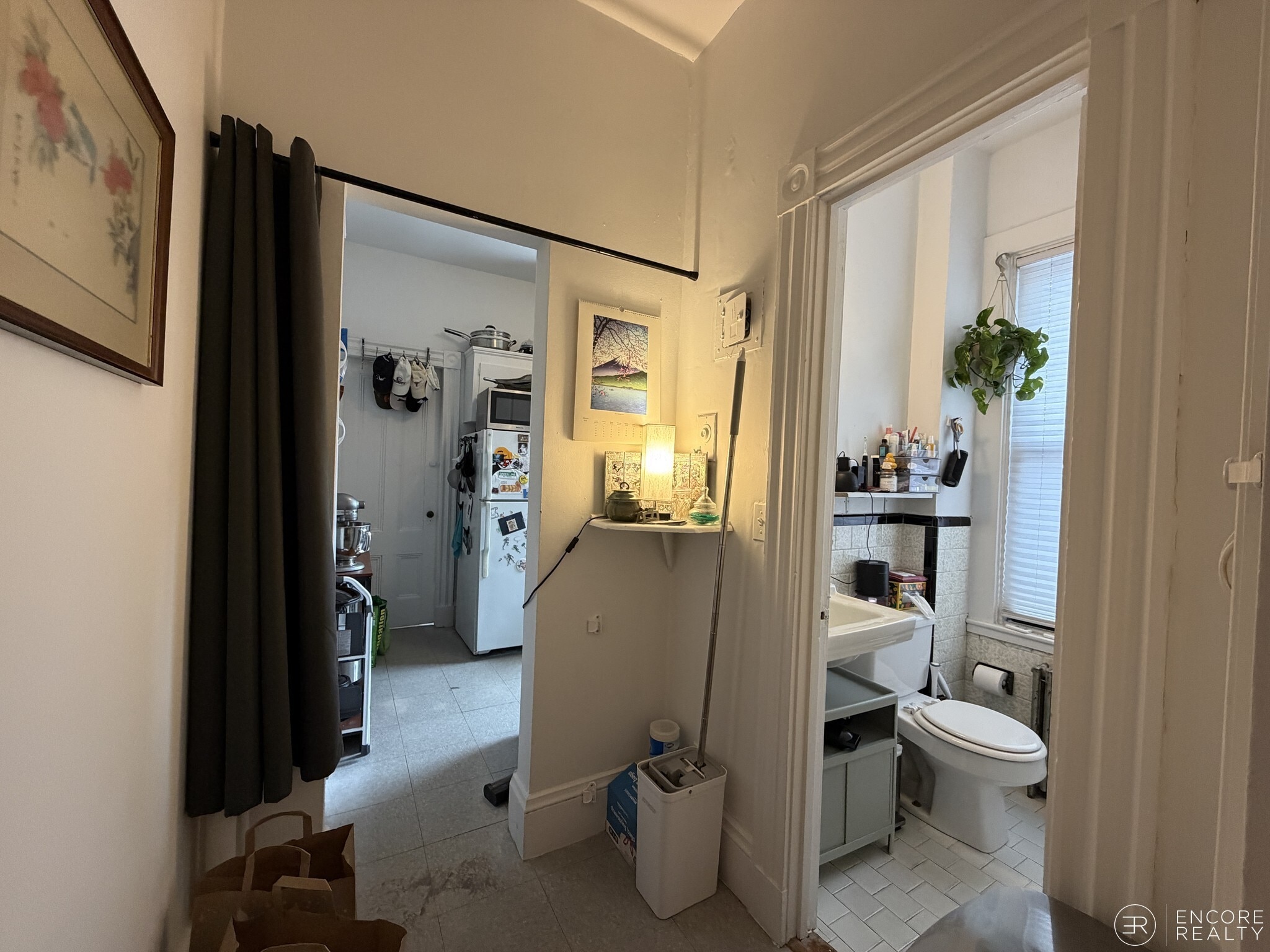 Building Photo - 16 Davis Ave