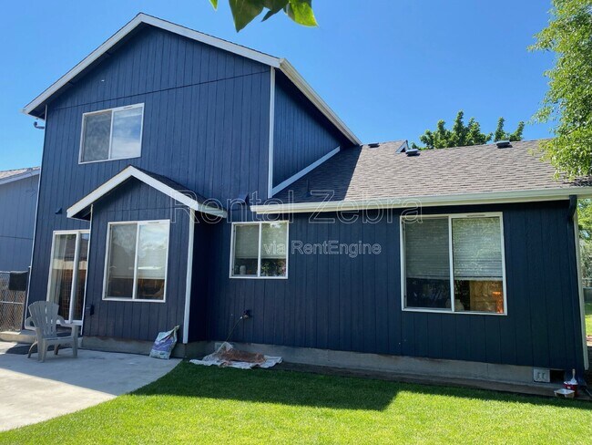 Building Photo - 2945 SW Salmon Ave